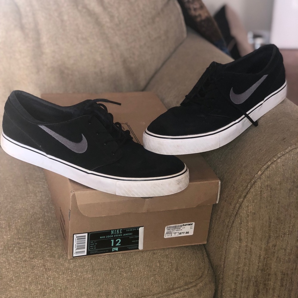 Nike Zoom Janoski- “Nike SB Janos”- Black. Sz 12